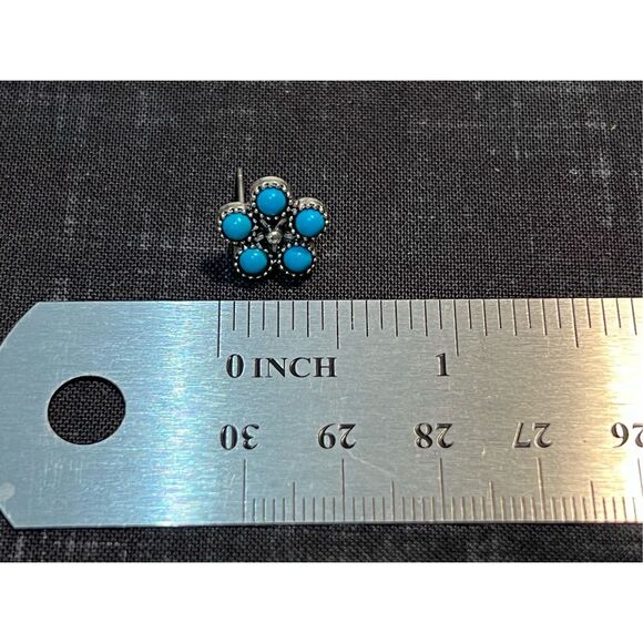 Turquoise Flower Style Silver Colored Stud Standard Earring - Picture 2 of 2